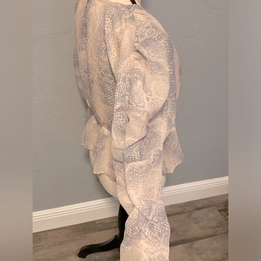 Steven Madden Snake Print V-Neck Top - Picture 4 of 9